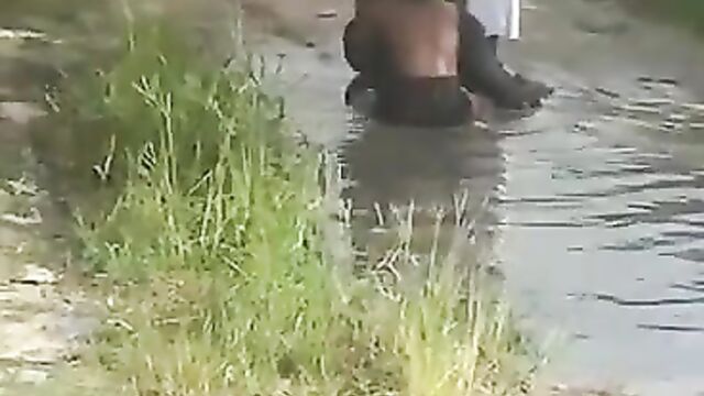 2 Nigerian Girls Caught Fighting Over A Man In Muddy Water In Public - 4 image