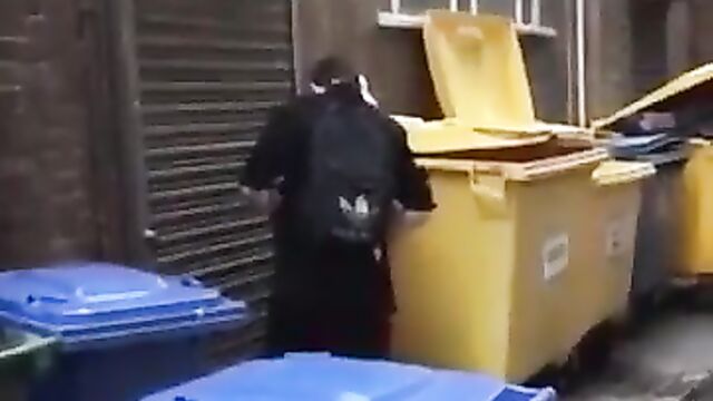 Couple Caught Red-handed Having Sex In An Alley In Public - 4 image