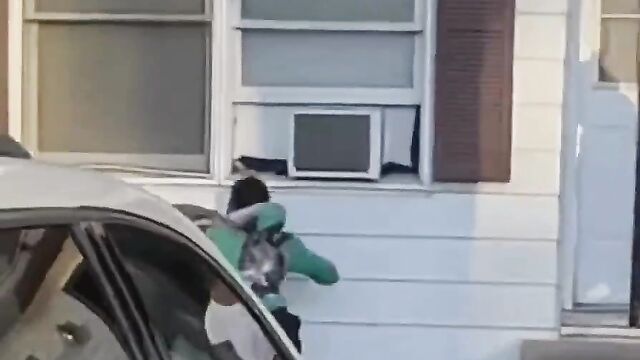 Girl With Naked Big Ass Gets In The Middle Of 2 Girls Fighting In Public And Gets Beaten - 3 image