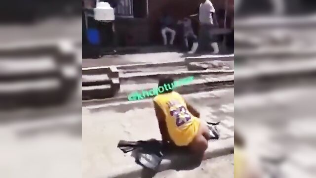 Ass Exposed As Ghanaian Whore Strips Naked And Runs Mad In Public Video Leaked - 2 image