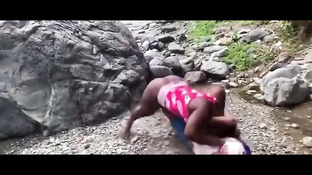 Ass Out In Public As African Woman Fights Her Rival With Naked Buttocks At Village Stream - 3 image