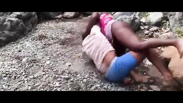 Ass Out In Public As African Woman Fights Her Rival With Naked Buttocks At Village Stream - 5 image