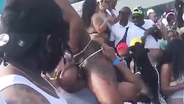 Eating Pussy And Sucking Dick In Public At Hot Black Sexy Wild Party - 3 image