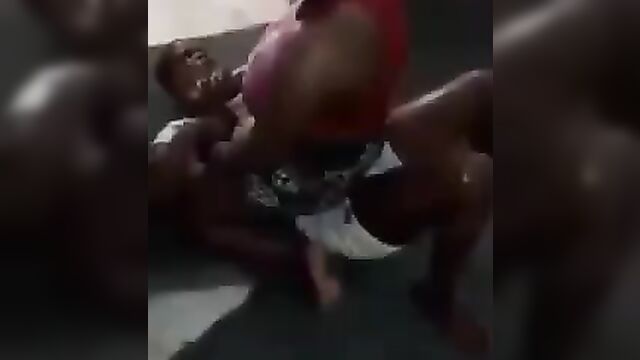 Boobs Out In Public As Black Girl Beats Up Her Sister For Having Sex With Her Boyfriend