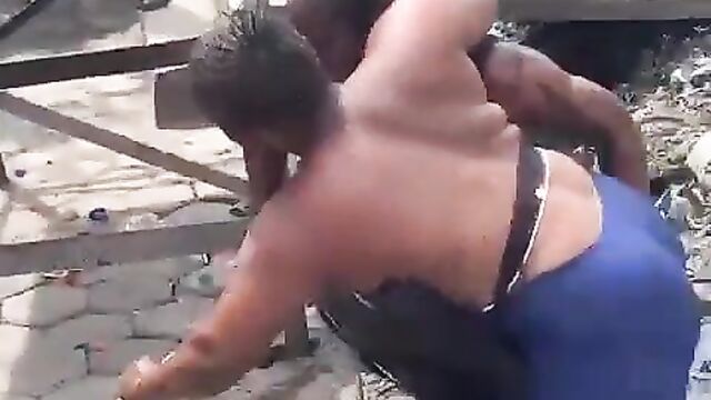 Breasts Pop Out As 2 Cameroonian Girls Fight Over A Man In Public - 5 image