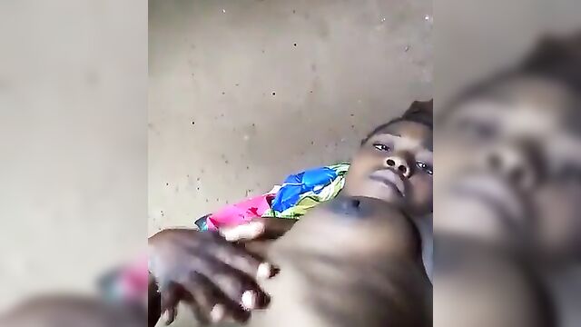 Boyfriend Records His GF With Big Nipples And Sweet Toto - 2 image