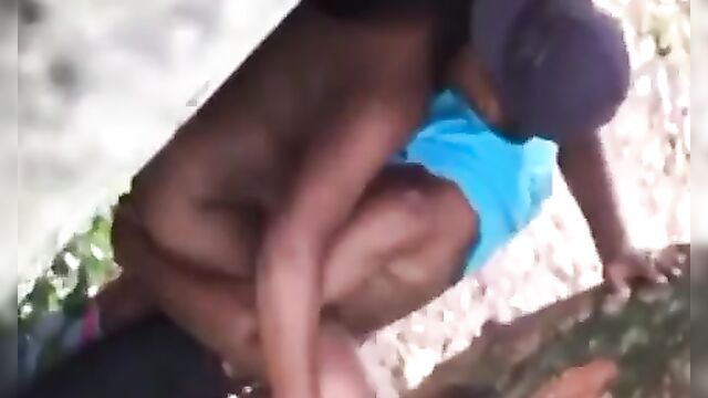 Naked Ebony Couple Caught Having Sex In The Backyard Bush In Public Leaked Sextape - 3 image