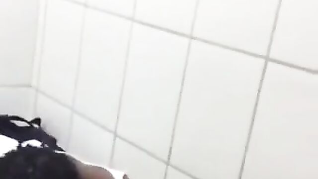 Busted While Having Sex In The Toilet - 5 image