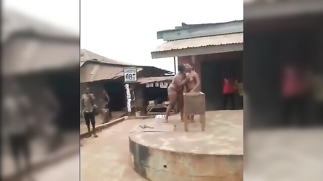 Full Leaked Video Of Two Nigerian Sluts With Big Breasts Who Stripped Naked And Ran Mad In Public - 5 image