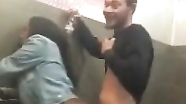 Drunk Couple Caught Having Sex In The Toilet Of A South African Club In Public - 4 image