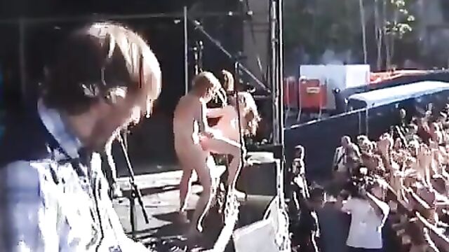 Sex live on stage during rock music concert - 1 image
