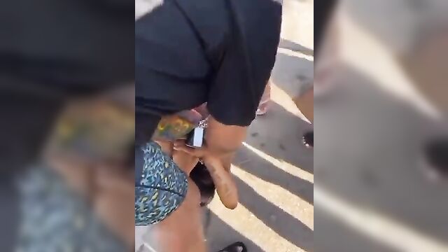 Breasts pop out in public as fat woman fights her rival on the street for allegedly snatching her boyfriend - 4 image