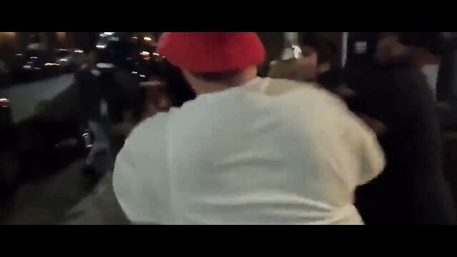 Big breasts fly in public as busty girlfriend beats up crazy side chick - 5 image