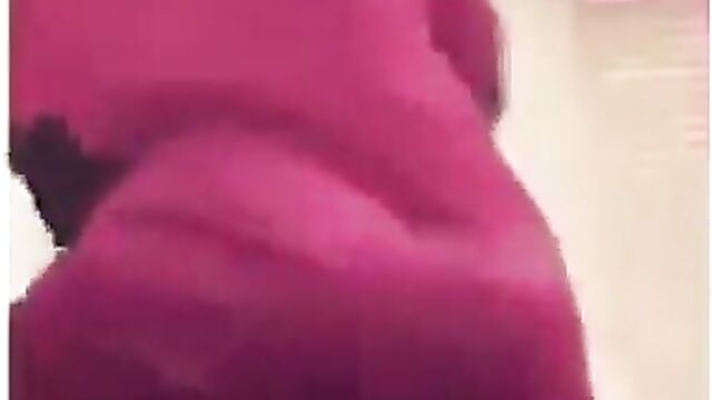 Olosho girl mistakenly shows her pussy while twerking to Naira Marley song! - 1 image