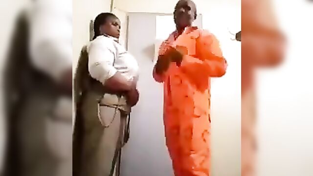 Real Prison warder caught having sex with prisoner in South African prison! Part 3 - 4 image