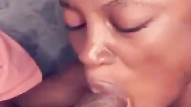 Naked Runs Girl Giving Yahoo Boy Blow Job Sex Tape - 4 image