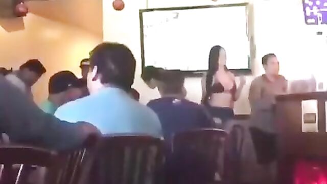 Olosho Restaurant where waitresses show pussy - 4 image