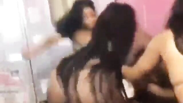 Strippers fighting naked with panties falling off in public - 1 image