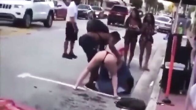 Boobs out, as white chick with naked breasts beats up black side chicks in public - 3 image