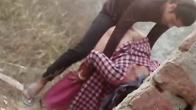 Pakistani couple having sex in an uncompleted building - 1 image