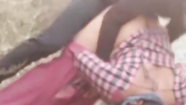 Pakistani couple having sex in an uncompleted building - 3 image