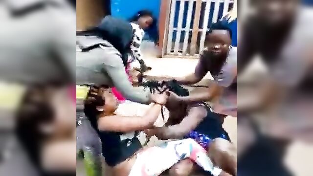 Ass Out As African Whore With Big Black Ass Strips Naked And Fights Her Rival In Public Over A Rich Client’s Money