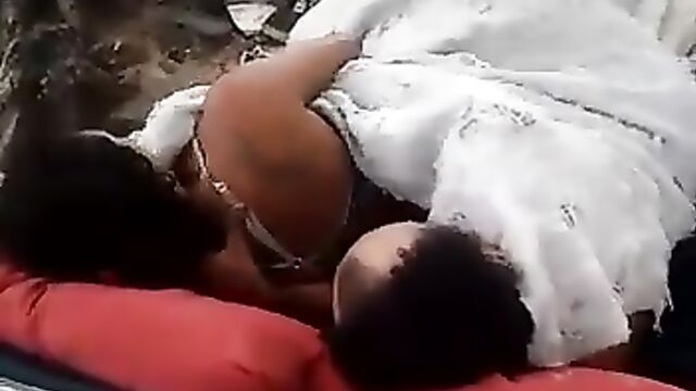 New York – Homeless couple caught having sex on the street - 4 image