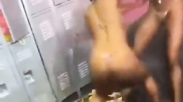 Boobs out as 2 Strippers fight brutally in the locker room in public over money - 4 image