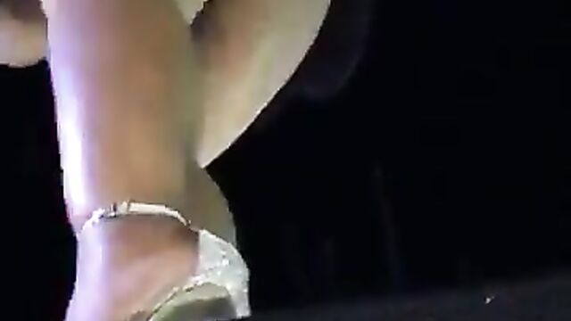 Zodwa caught showing pussy and ass in public - 1 image