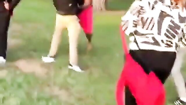 Big breasts fly in public as girls get caught fighting on the street - 4 image