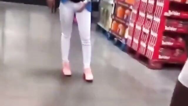 Boobs out as 2 girls fight in Walmart in public
