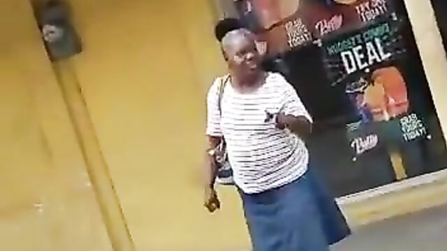 Roadside Blow Job! Crackhead sucking dick by the roadside in public - 1 image