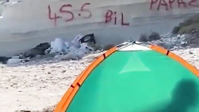 Student caught bonking teacher on the beach in public - 4 image