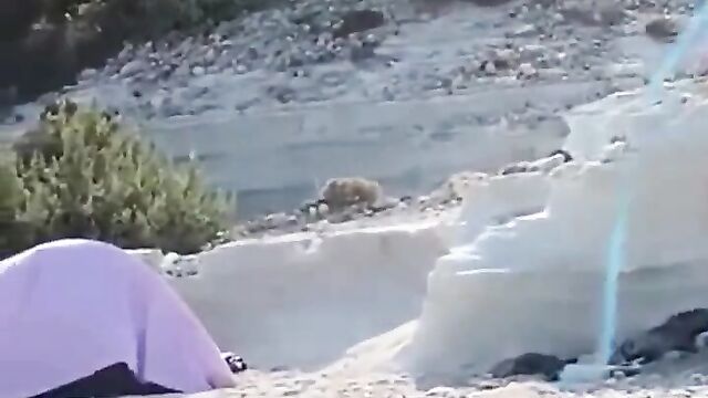 Student caught bonking teacher on the beach in public - 5 image