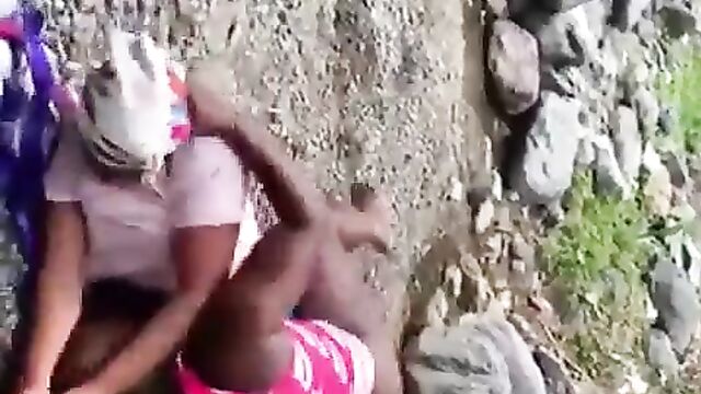 2 African women fighting and showing ass - 4 image