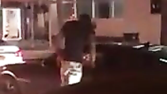 Traffic blow job: Man sticks his dick through lady’s car window while in traffic and she sucks it in public! - 4 image