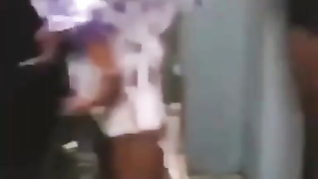 Crazy girl pours acid on another girl over boyfriend - 3 image