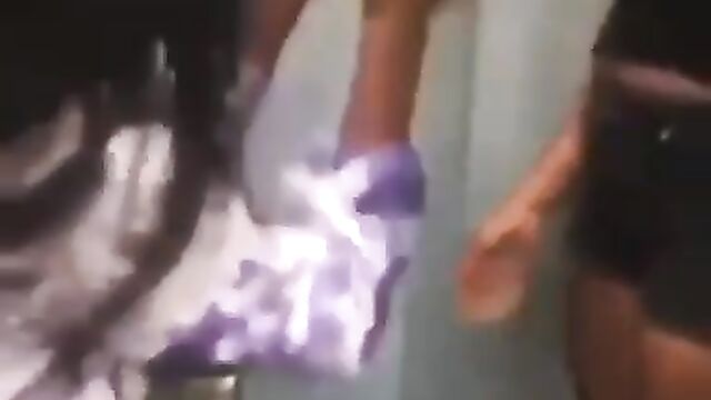 Crazy girl pours acid on another girl over boyfriend - 4 image