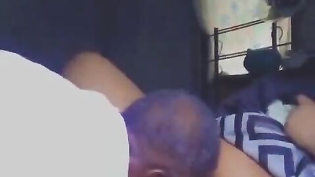 Crazy old man caught eating pussy - 3 image