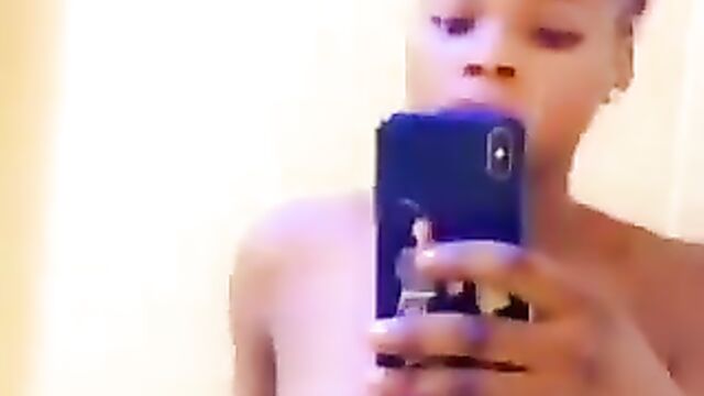 Girl posts video of her naked breasts online to attract a rich man - 1 image