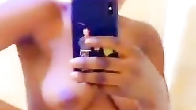 Girl posts video of her naked breasts online to attract a rich man