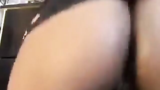 Sexy University of Accra student dances twerk without panties - 4 image