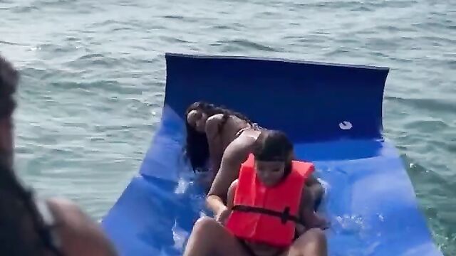 Eating ass in public while on a boat trip - 1 image