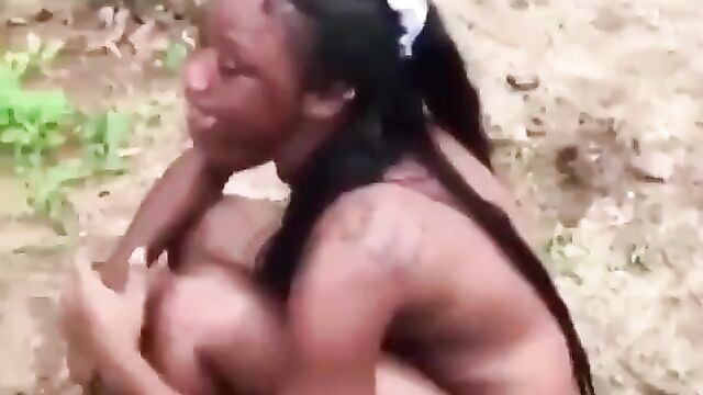 Lady stripped NAKED allegedly for stealing - 5 image