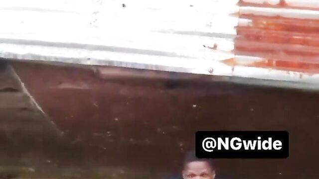 Guy caught red-handed doing it in public! - 4 image