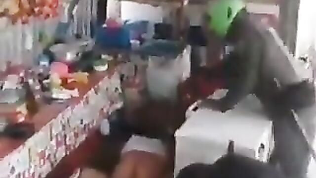 Man keeps going even after police arrive