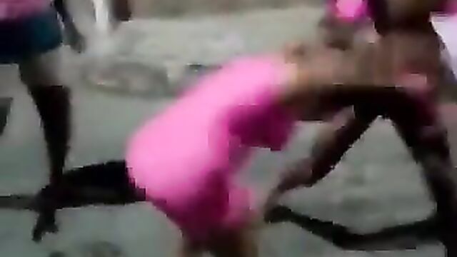 Boobs out as 2 chicks fight in public over a rich man - 1 image
