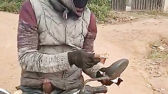 Female passenger runs away from bike rider - 3 image