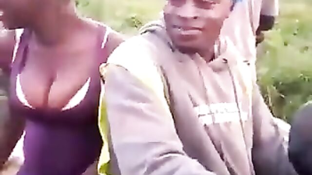 African queen tries to cover her naked coochie on a bike - 3 image