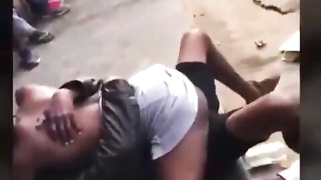 South African couple caught having sex in public in broad daylight - 1 image